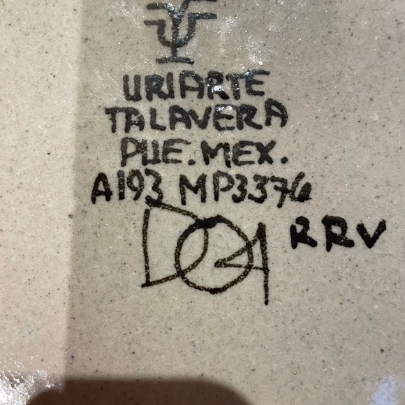 Uriarte Talavera 12” plate - Picture 2 of 2